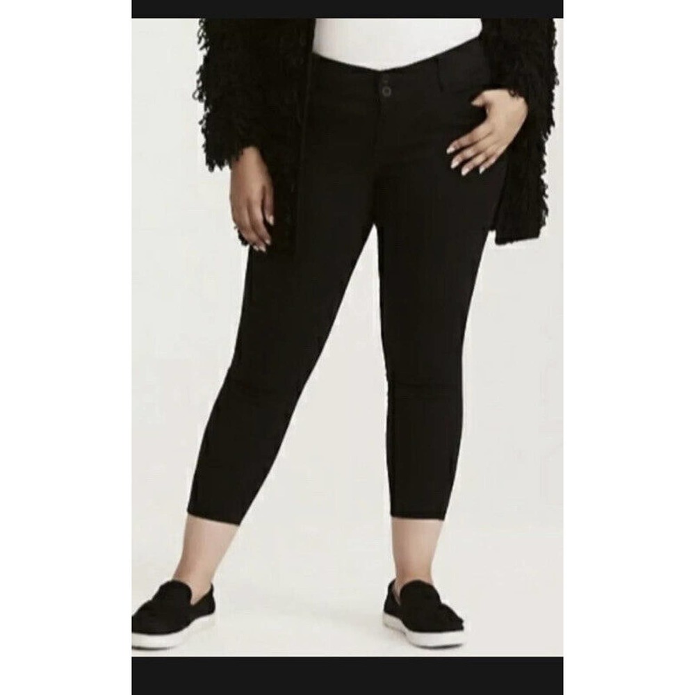 Torrid Black Twill Skinny Trouser Cropped Stretch‎ Size 10